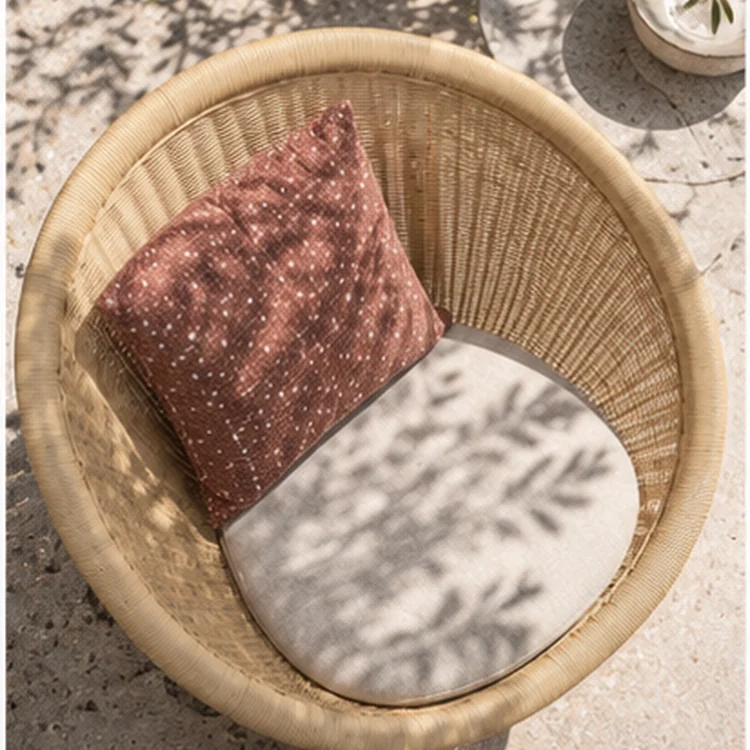 round rattan lounge chair